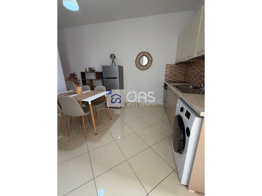 Jepet apartament me qera 1+1 5 Maj