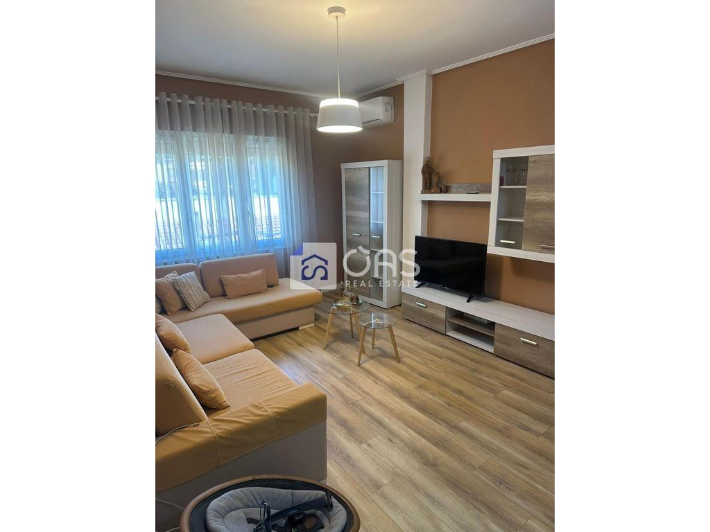 Jepet apartament me qera 2+1 Kopshtit Zologjik