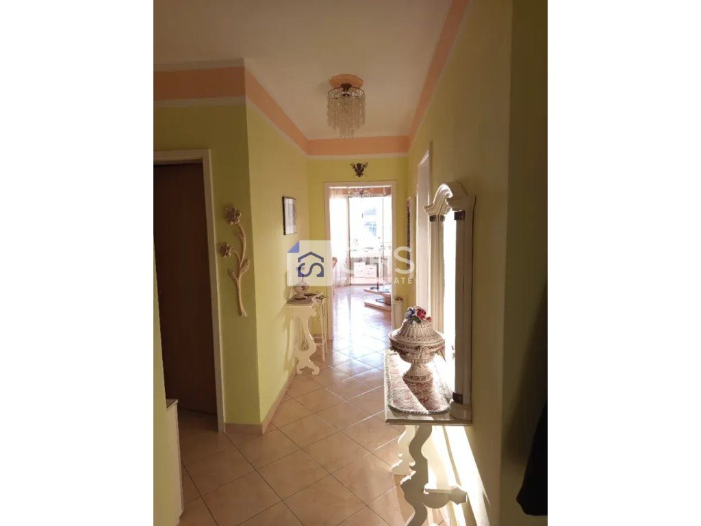 Shitet APARTAMENT 2+1+2 DURRES (CURRILA)