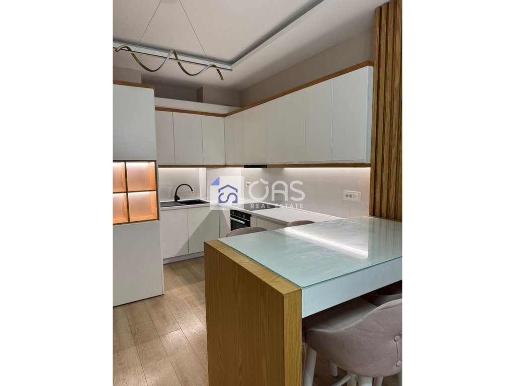 Jepet me qera apartament 2+1+2 Casa Italia
