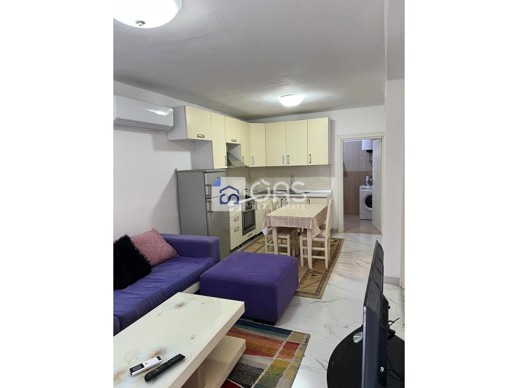 Jepet me qera apartament 2+1 tek 5 Maj