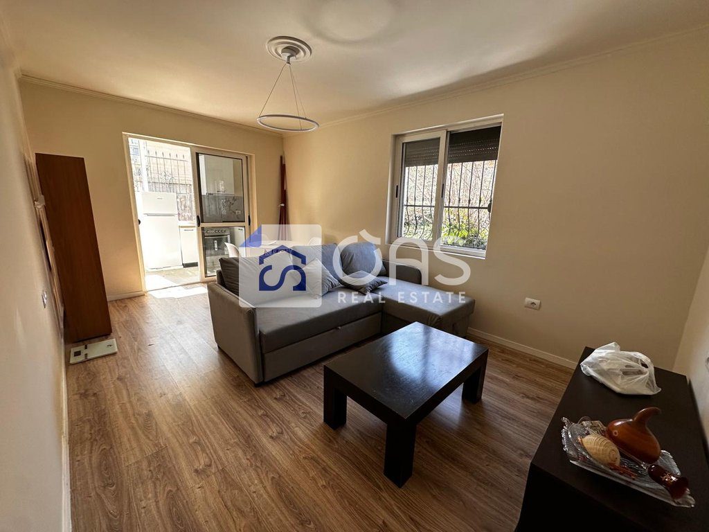 Jepet apartament me qera 1+1 Te 21 Dhjetori