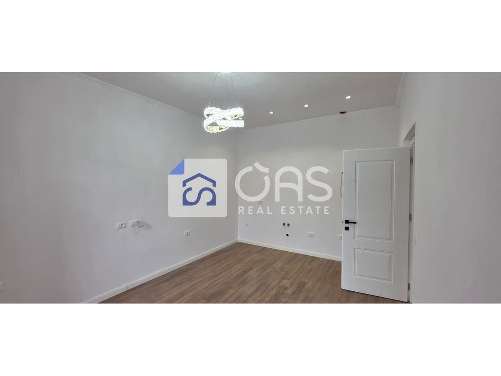 Shitet apartament 2+1 Te Rruga Bardhyl
