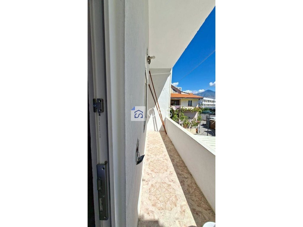 Jepet apartament me qera 1+1 Rruga E Durrsit