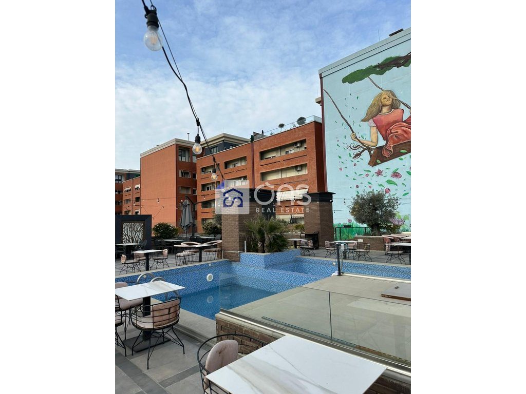 Ambient Biznesi Premium (ROOFTOP) Zona pallati me shigjeta