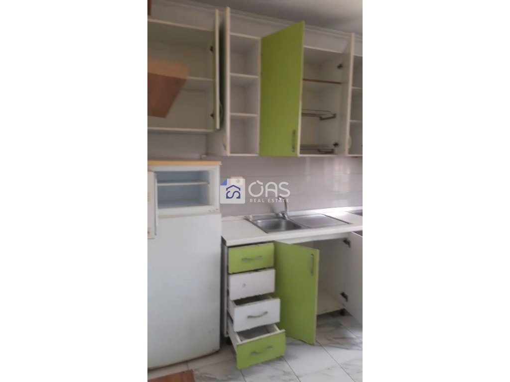 Jepet apartament me qera 1+1 Kombinat