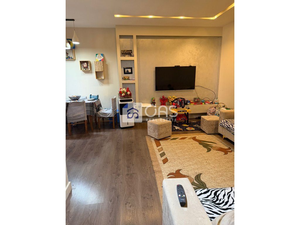 Shitet apartament 2+1+2 ne Astir