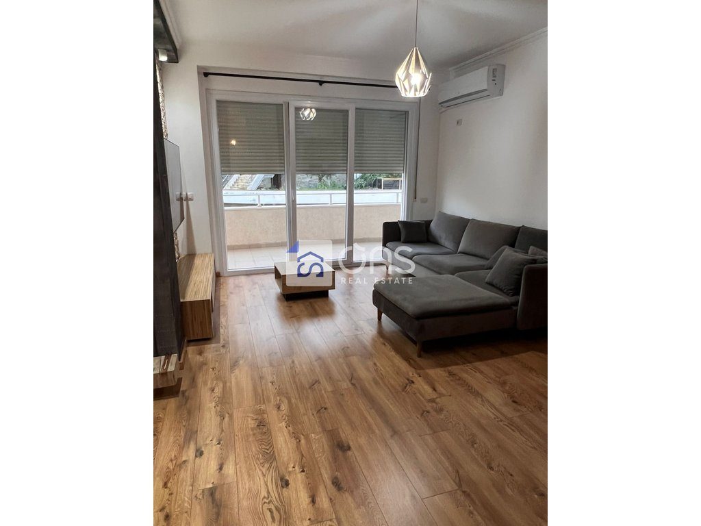 jepet me qera apartament 2+1+2 Kopshti Botanik