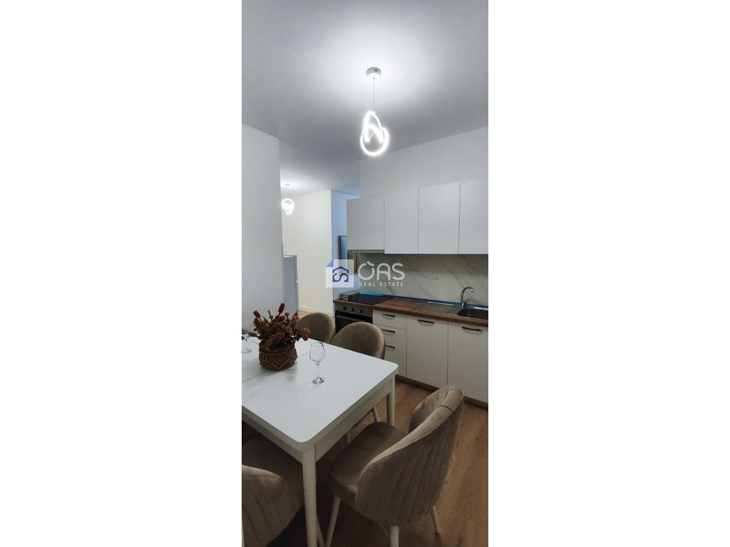 Jepet me qira apartamenti 1+1  qender