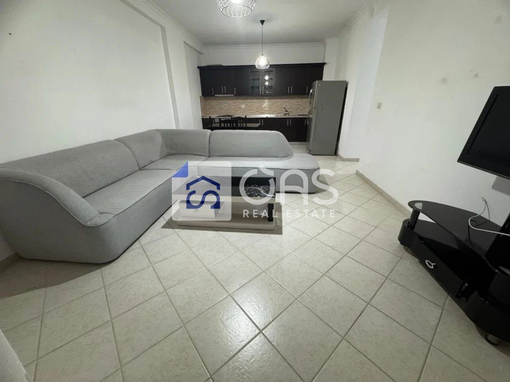 Jepet me qera apartamenti 2+1 Ne Astir