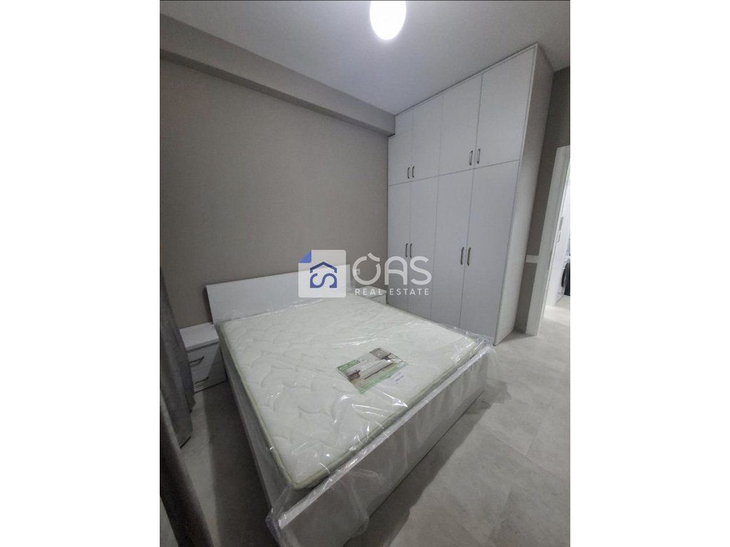 Jepet me qera apartamenti 1+1 Te Pallati me shigjeta