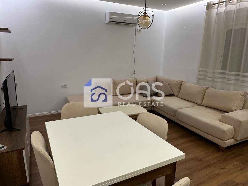 Jepet apartament me qera 1+1 tek Rruga e Dibres