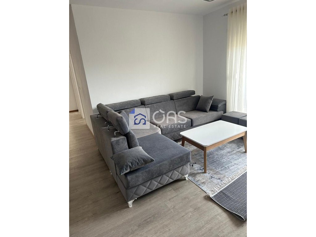 Jepet apartament me qera 3+1 5 Maj