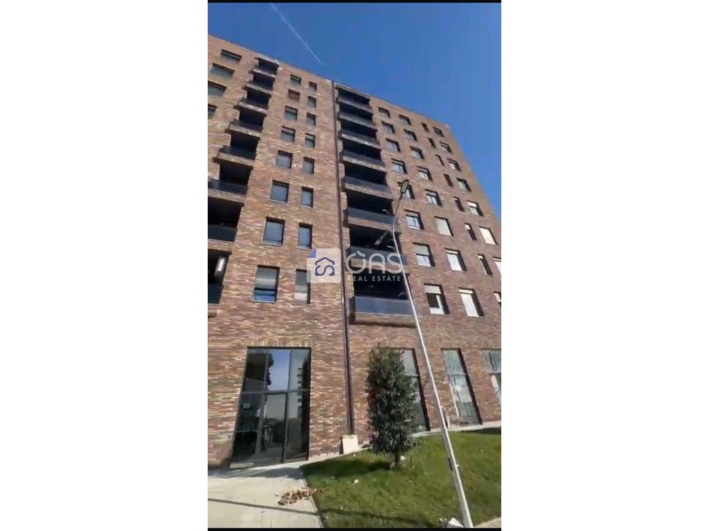 Shitet apartament 2+1 ne 5 Maj