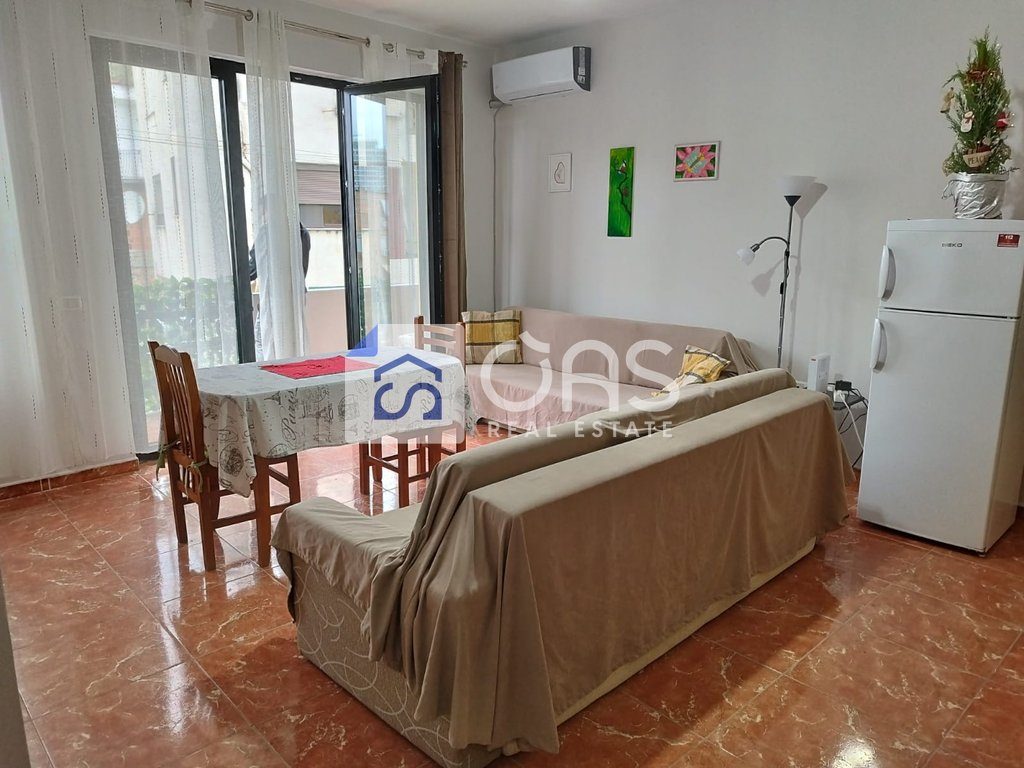 Jepet apartament me qera 1+1 Rruga Elbasanit