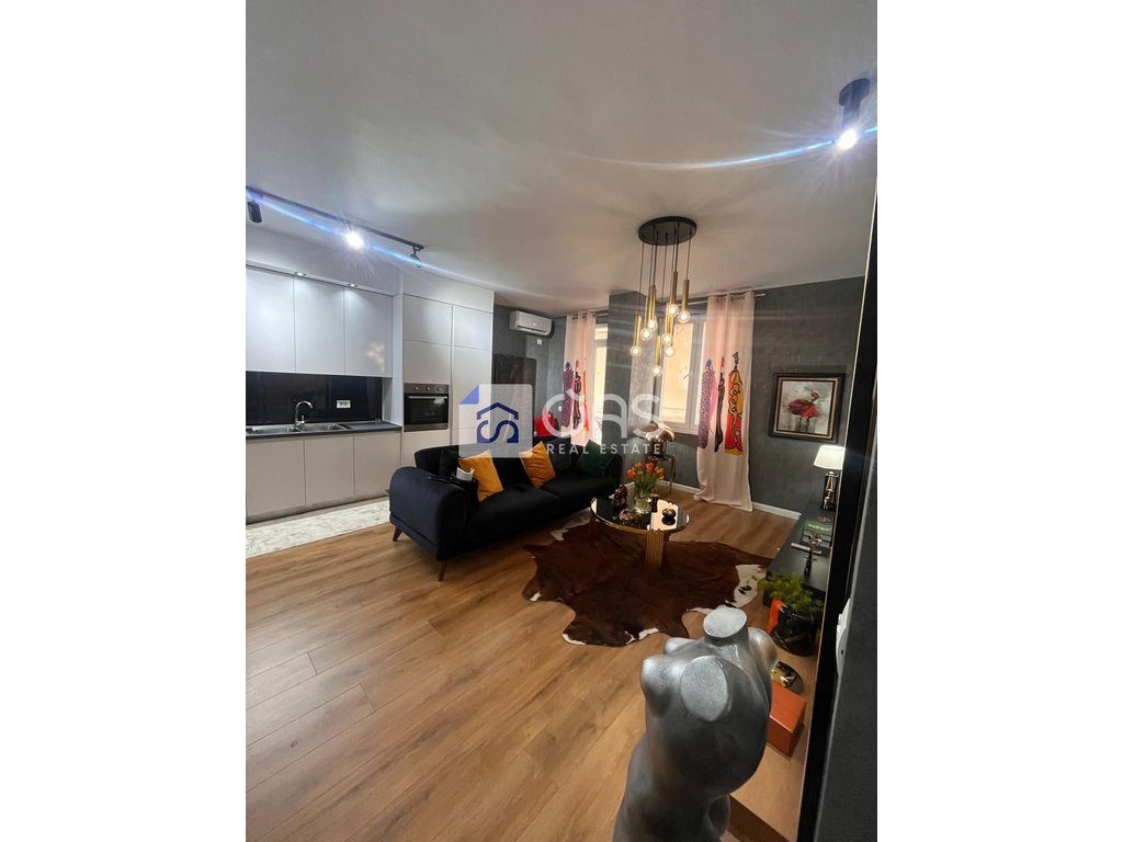 Jepet me qera apartament 1+1 tek 21 Dhjetori