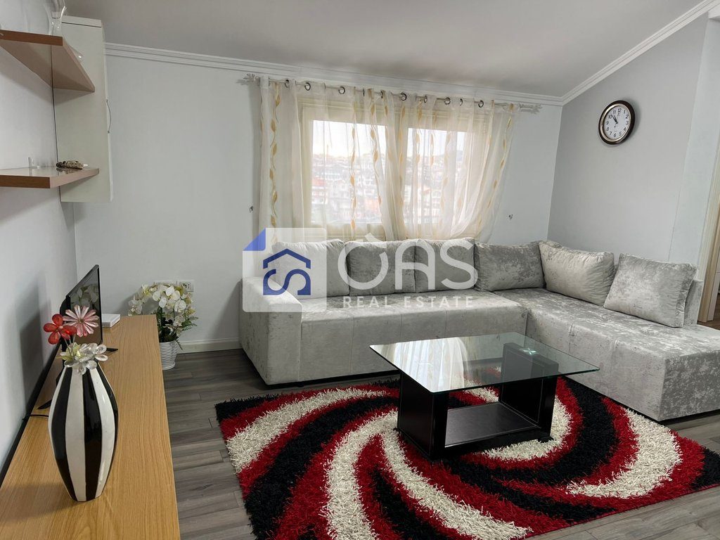 Jepet apartament me qera 2+1+ parkim tek Qytet Studenti