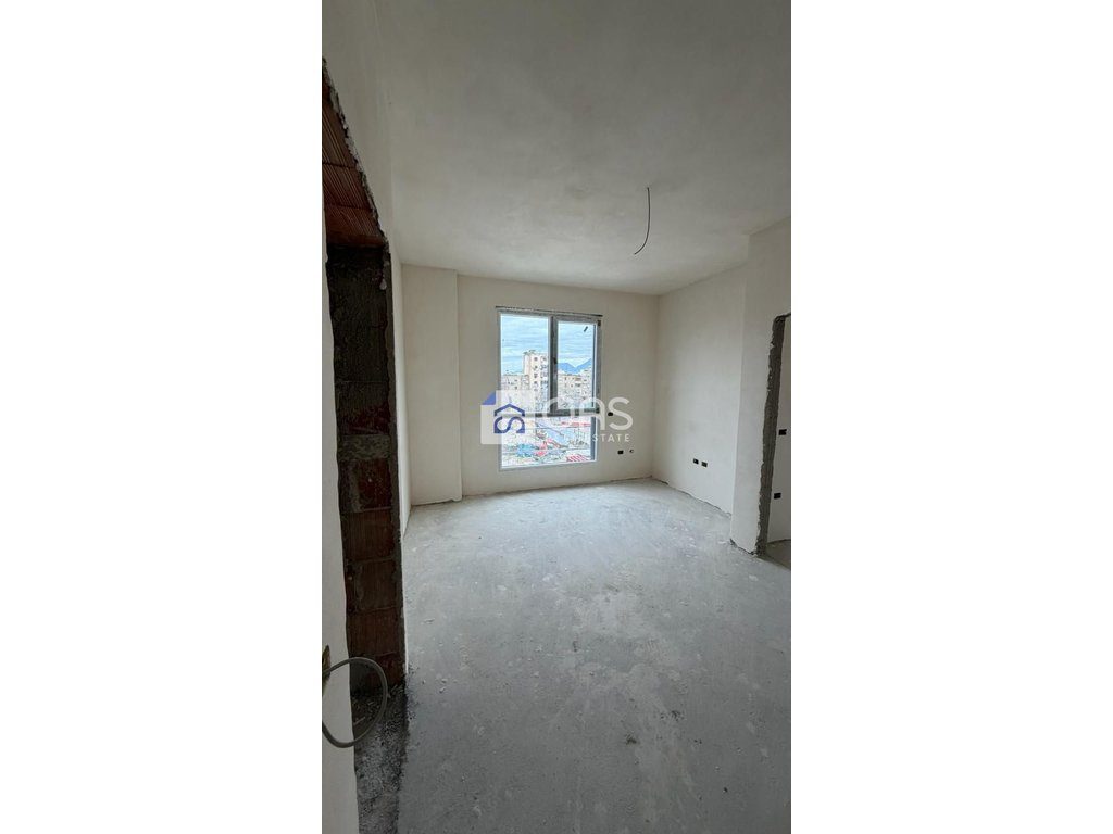 Shitet apartament 1+1 ne Ali Demi