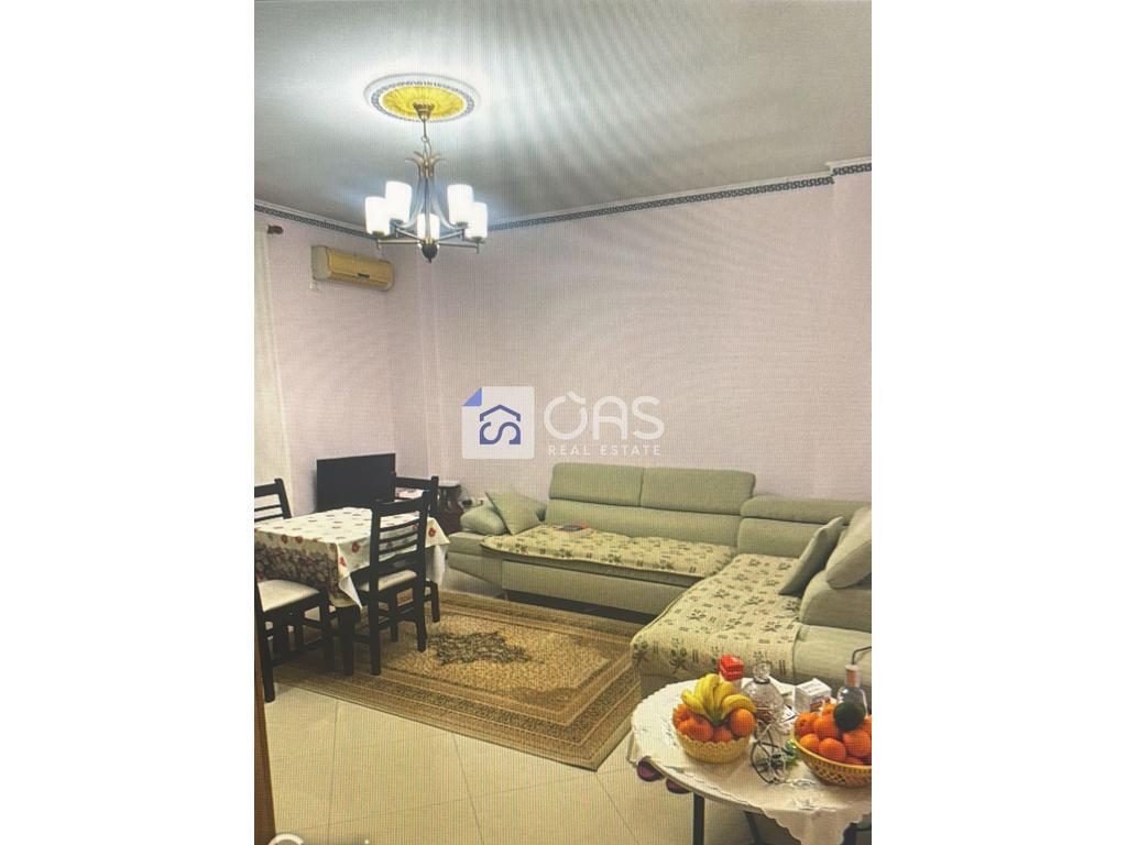 Jepet apartament me qera 2+1 ne Komune Parisi 60.000 leke