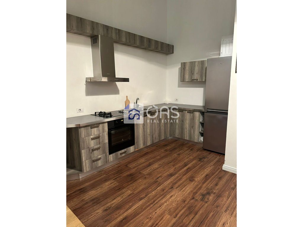 Jepet me qera apartament 2+1 te  Zogu I Zi