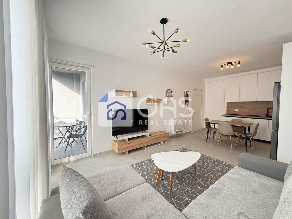 Jepet apartament me qera 2+1 tek Univer City