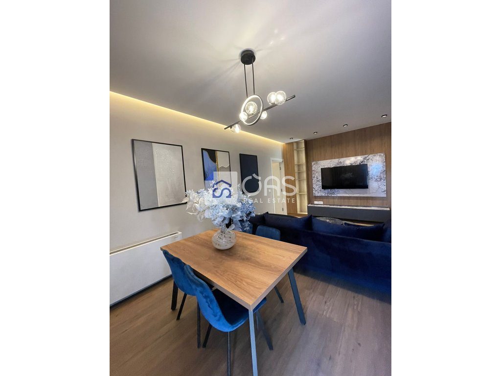 Jepet apartament me qera 2+1+2+ post parkimi ne Qender