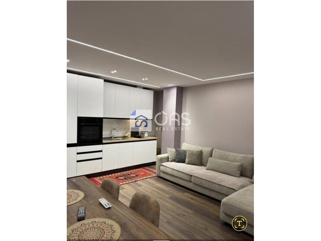 Jepet me qera apartament 1+1 te  Stacioni Trenit