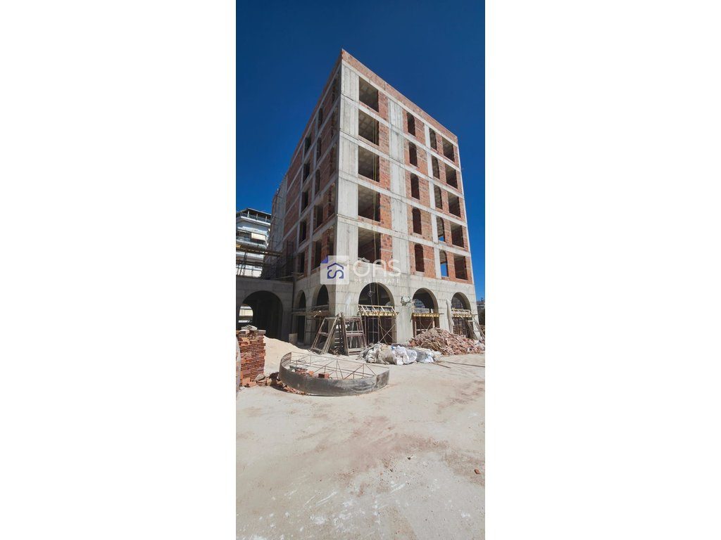 Shitet apartament 2+1 ne Sarande.