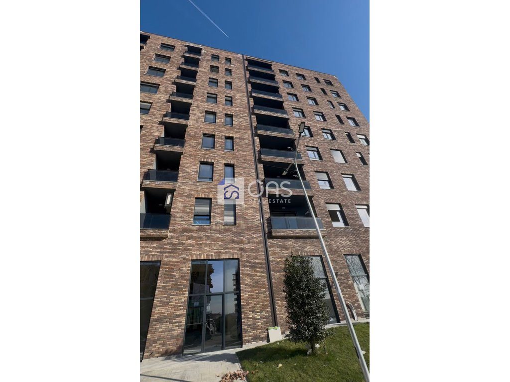 Shitet apartament 3+1 ne 5 Maj 175.000 euro