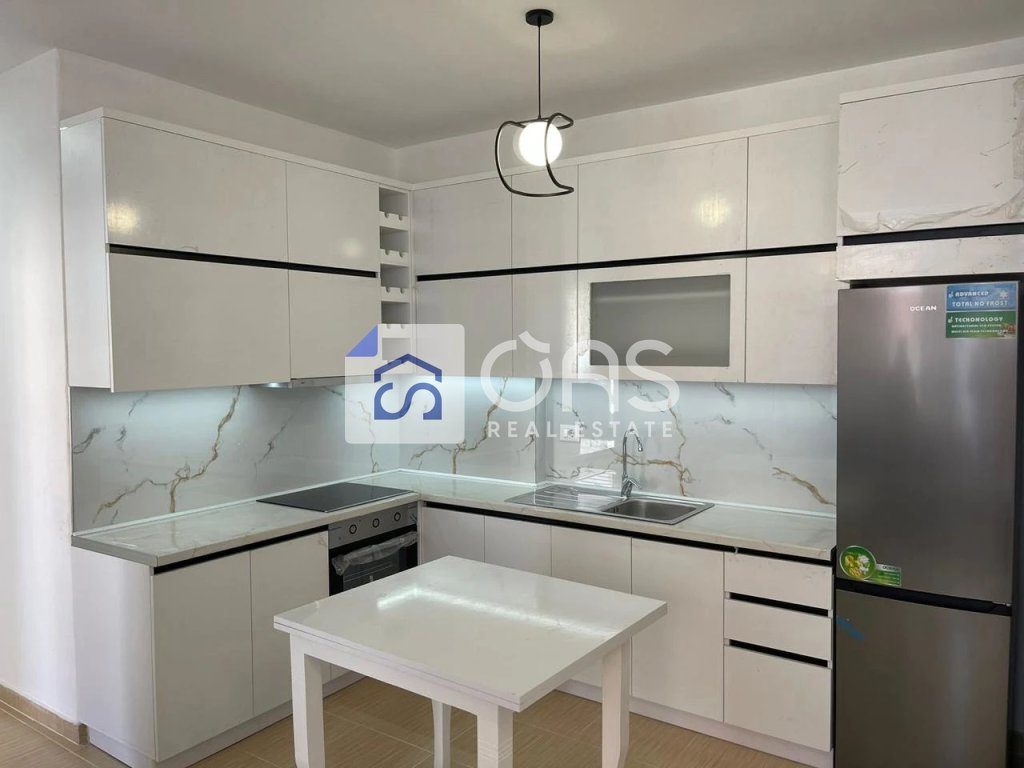 Jepet apartament me qera 2+1+2 te Bulevardi i Ri