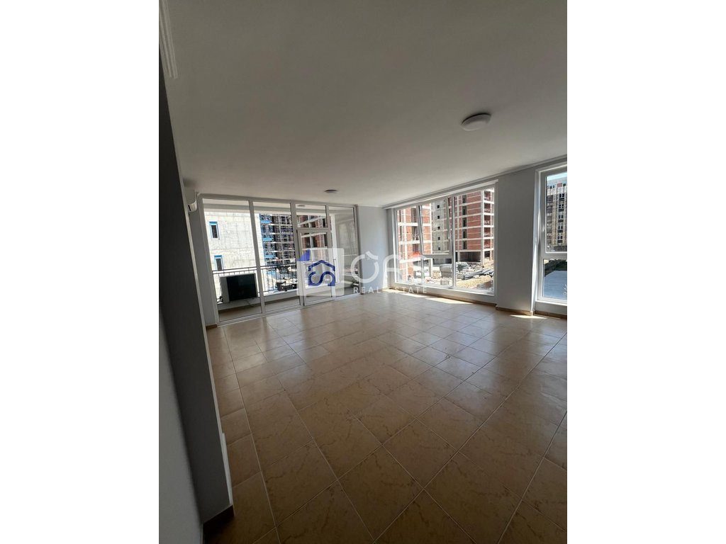 Jepet me qera apartament 2+1+2+2 poste parkimi tek Bulevardi i Ri.
