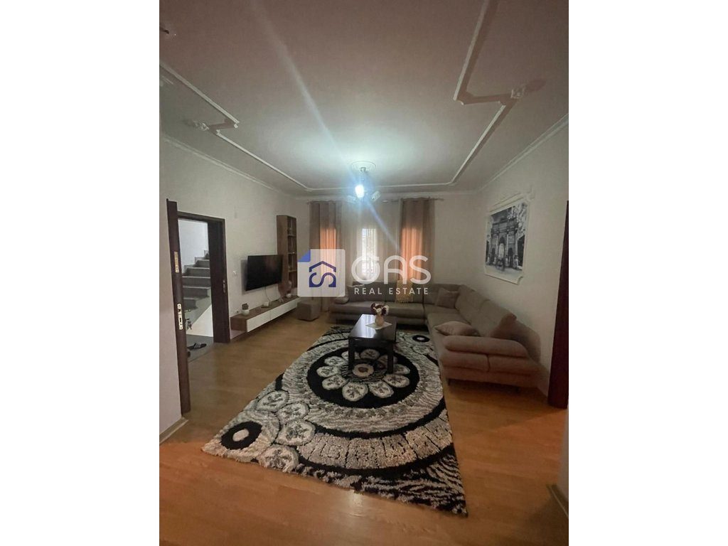 Jepet me qera apartament 2+1 ne 5 Maj
