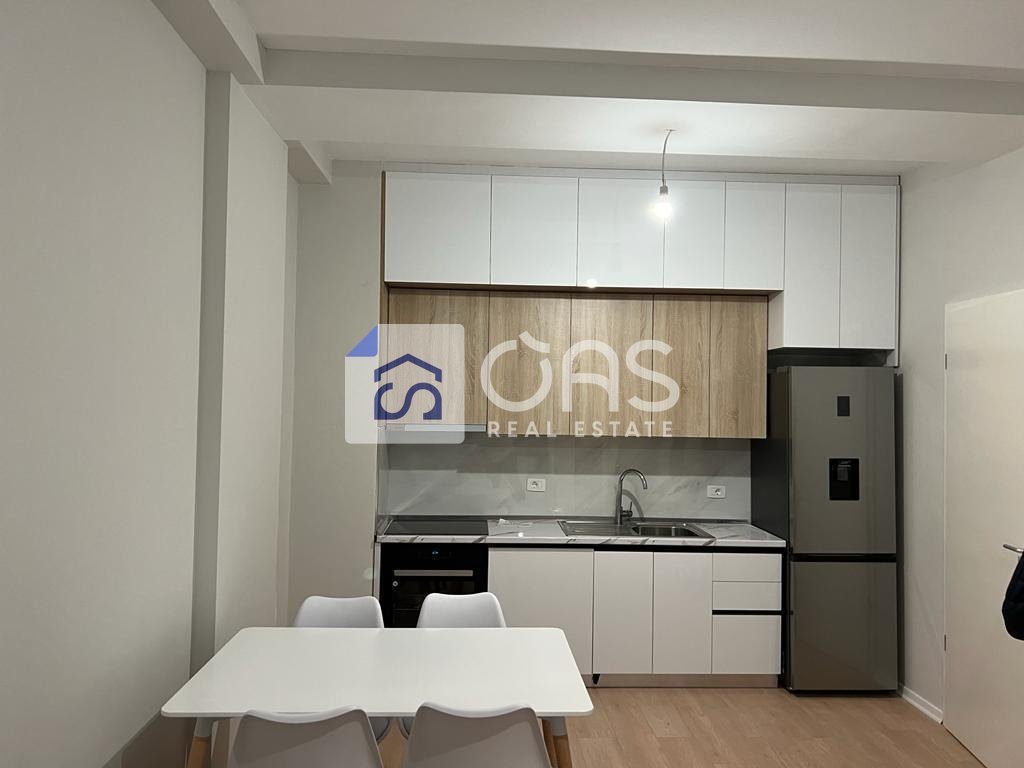 Shitet apartament 2+1+2 tek 21 Dhjetori (Kompleksi Kontakt)