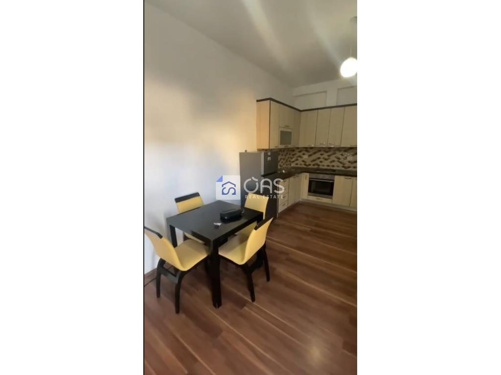 Jepet me qera apartament 1+1 tek Liqeni i Thate