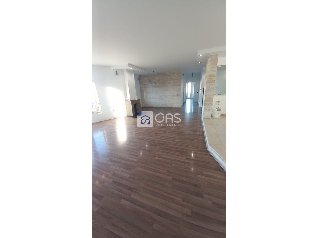 Shitet apartament 2+1+2 tek Liqeni Artificial