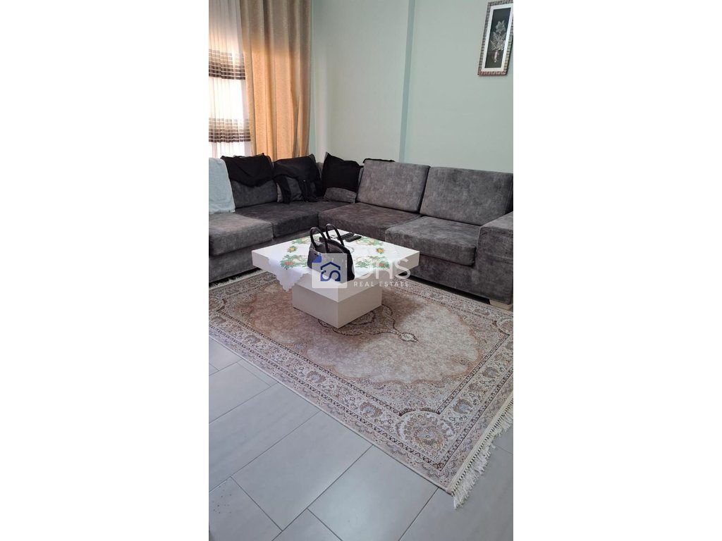 Jepet me qera apartament 2+1+2 ne Astir pran Vila L