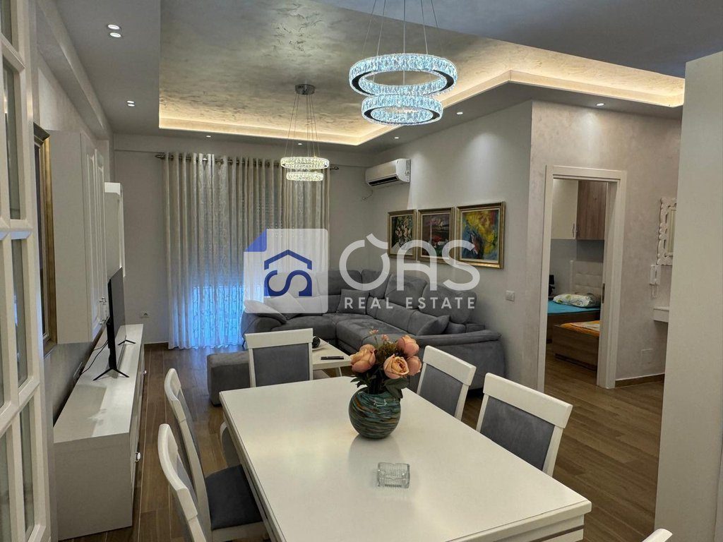 Jepet apartament me qera  2+1 tek Spitali Amerika 3