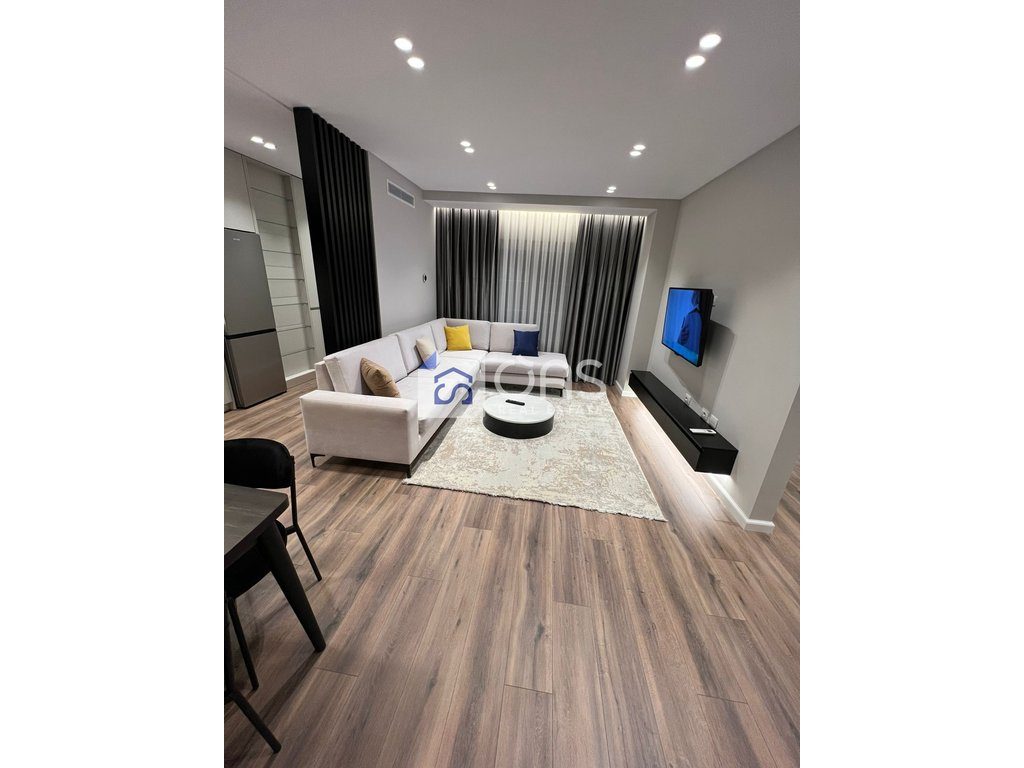 Jepet apartament 2+1 me qera Te Ish Fusha e Aviacionit 700 euro