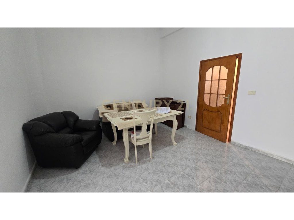 SHITET APARTAMENT 1+1 NE QENDER TE DURRESIT!!!!