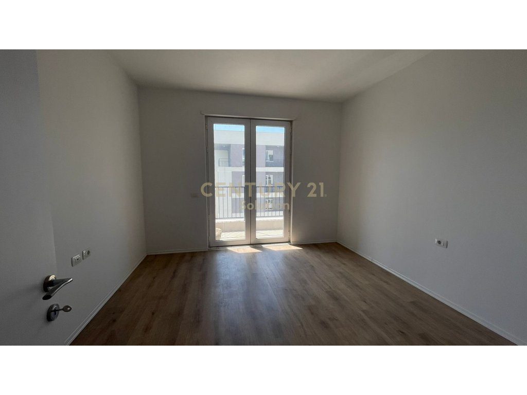 APARTAMENT 2+1 PER QIRA TEK UNIVERS CITY !