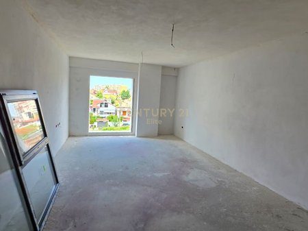 Shitet, Apartament 1+1 pranë Kompleksit Splendor në Porcelan!