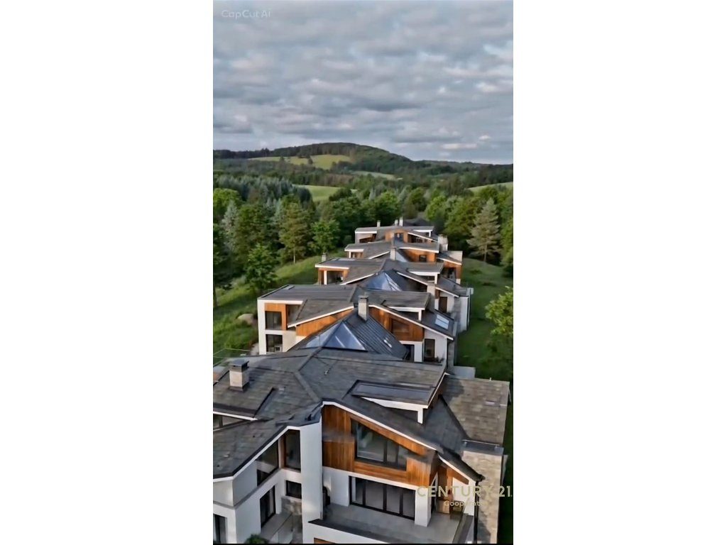 TOKË 10,000 m²  NË PETRELË, JIPET ME % NE NDERTIM, AKSES I SHPEJT NGA TIRANA