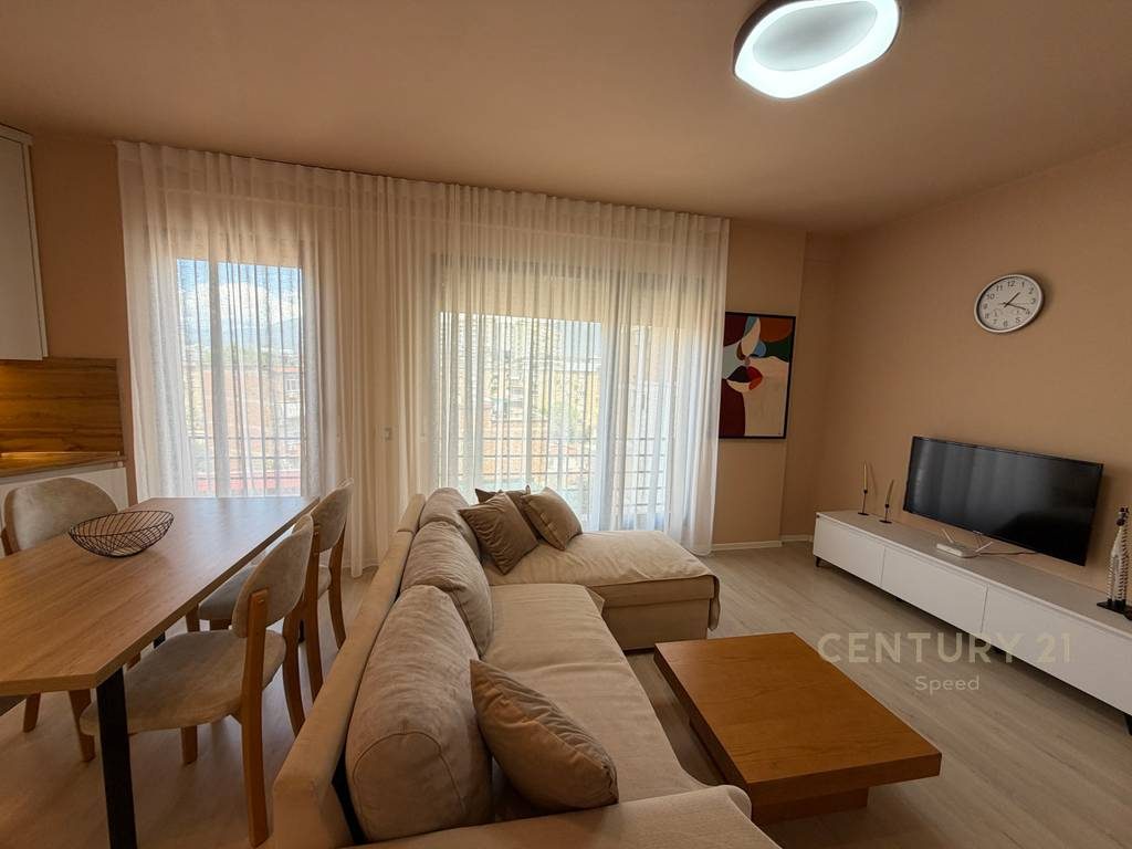 Ofrojme apartament 1+1 per qira perballe Harry Fultz!