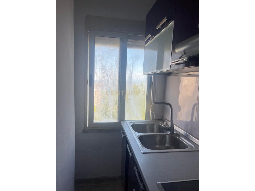 SHITET APARTAMENT ME PAMJE DETI TEK VILA E ZOGUT , DURRES !!!!