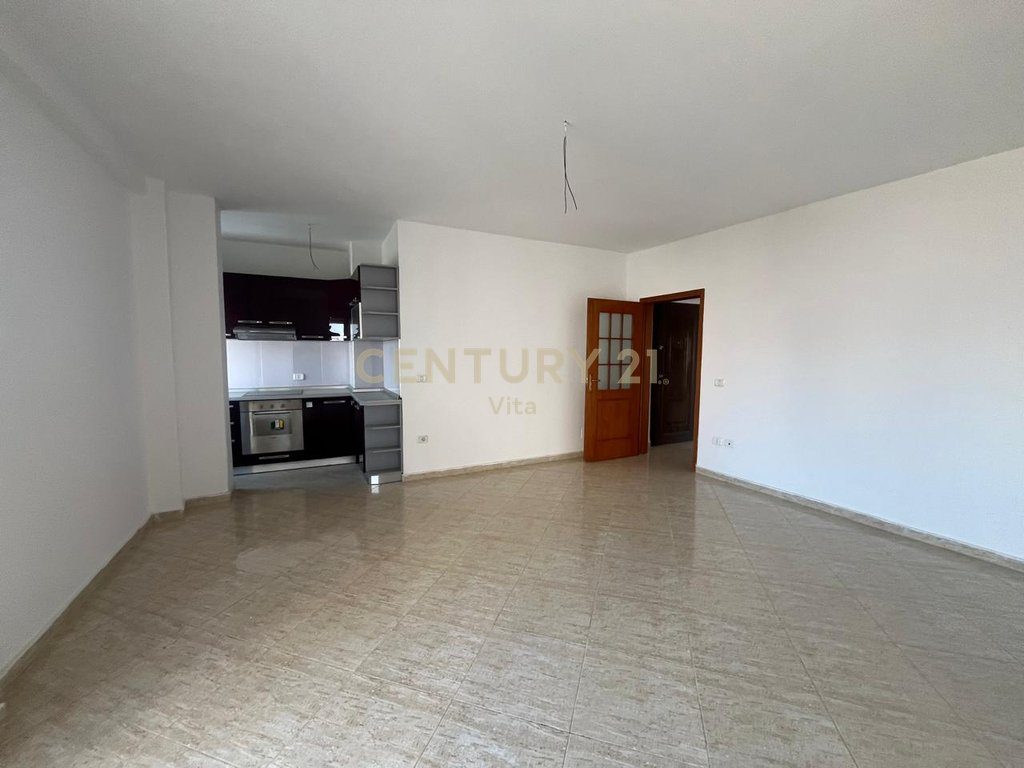SHITET APARTAMENT ME PAMJE DETI TEK VILA E ZOGUT , DURRES !!!!