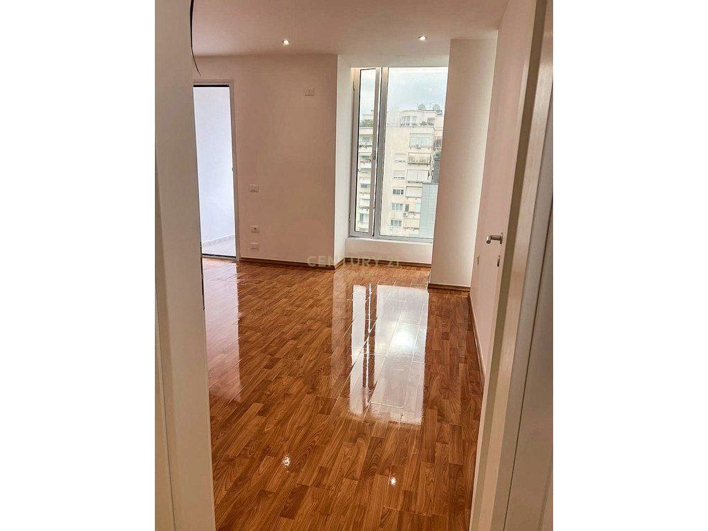 Ambasada Amerikane - Jepet Me Qera Zyre 190m2 Pallat Me Ashensor