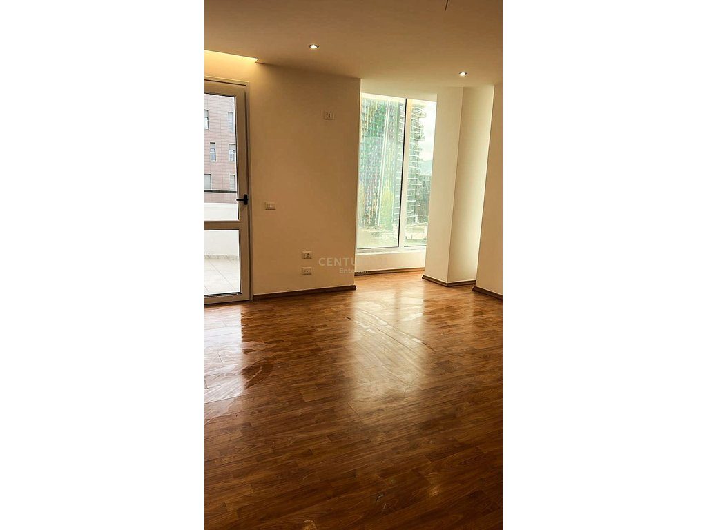 Ambasada Amerikane - Jepet Me Qera Zyre 190m2 Pallat Me Ashensor