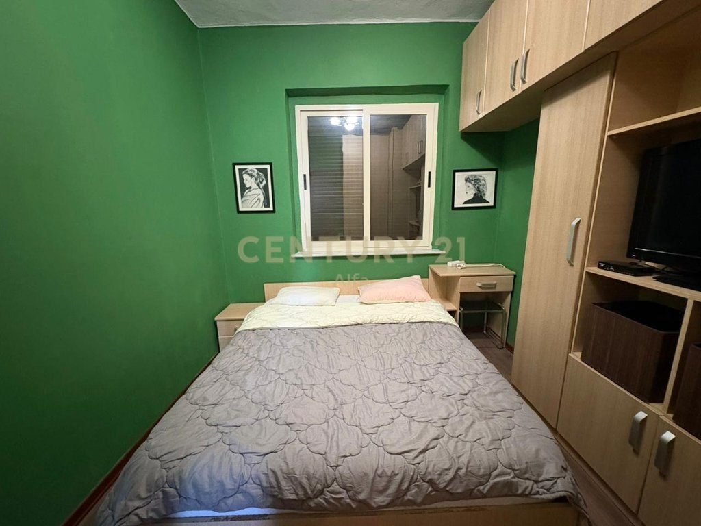 Jepet me Qera Apartament 1+1 pranë Hotel Colosseo – Rruga e Durrësit, Tiranë!