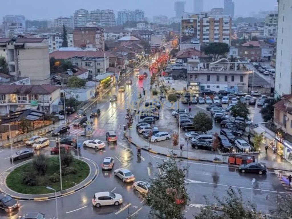 HOTEL PER SHITJE TEK RRUGA E KOSOVAREVE