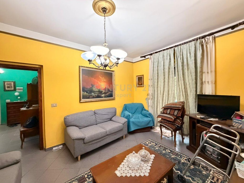 SHESIM APARTAMENT 1+1 PRANE SHKOLLES SE KUQE!!